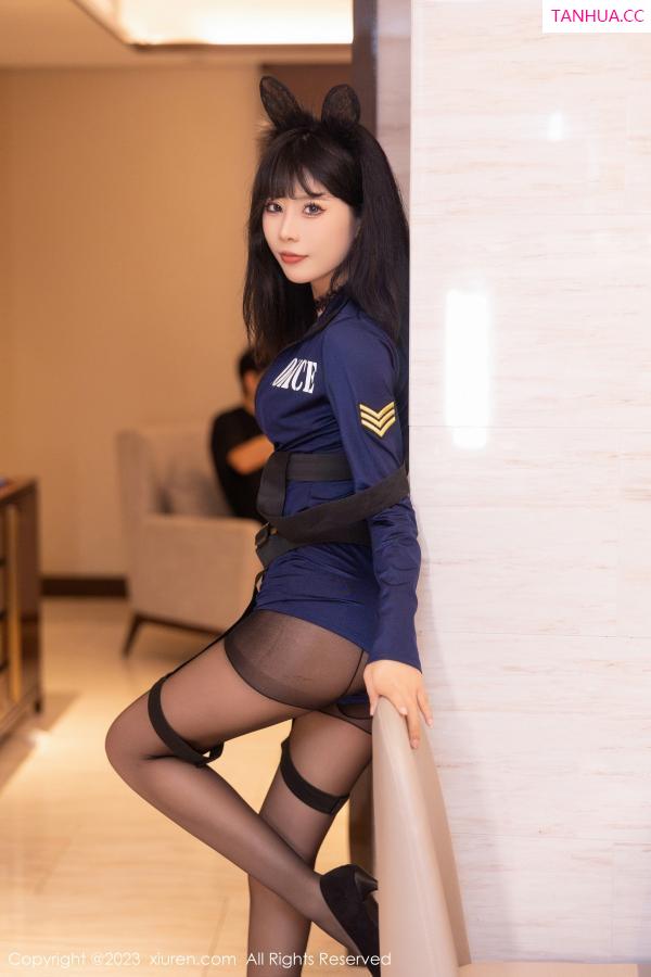  [XiuRen]高清写真图 2023.11.28 No.7728 江幼瑶 美腿黑丝第40张图片